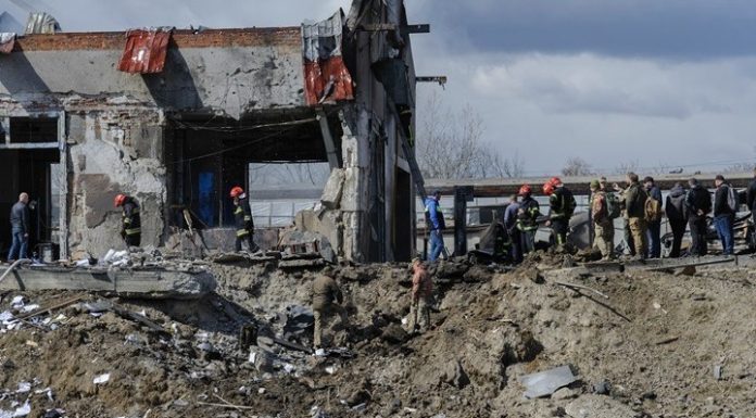 Ουκρανία: Τρεις νεκροί και 15 τραυματίες από πυραύλους σε στρατιωτικό εργοστασίο στο Ντνίπρο