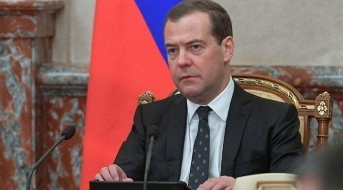 Ν. Μεντβέντεφ: Το περιστατικό στην Πολωνία δείχνει ότι η Δύση πλησιάζει εγγύτερα σε παγκόσμιο πόλεμο