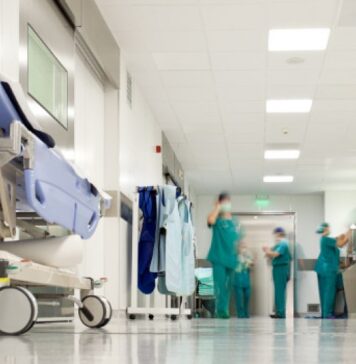 Η έξαρση των ιώσεων δοκιμάζει τις αντοχές του ΕΣΥ
