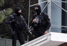 Μεγάλη επιχείρηση της Αστυνομίας στην Αμαλιάδα: Εντοπίστηκαν όπλα σε ενοικιαζόμενα δωμάτια