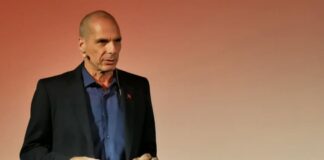 Επίθεση στον Γ. Βαρουφάκη: Απολογείται ο 17χρονος – Η δίωξη που του ασκήθηκε
