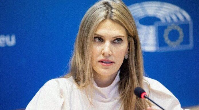 Η Εύα Καϊλή εξιστορεί τις συνθήκες σύλληψης και κράτησής της στην Libération