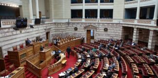 Βουλή – Συζήτηση για Εξεταστική για τα Τέμπη: Τοποθετήσεις εισηγητών των κομμάτων