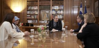 Συνάντηση Κ. Μητσοτάκη με εγκαυματίες και τους συνιδρυτές της Ελληνικής Οργάνωσης «Salvia»