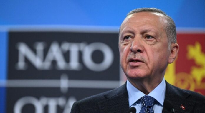 Τουρκία: Ο Ερντογάν υπέγραψε το πρωτόκολλο ένταξης της Σουηδίας στο ΝΑΤΟ