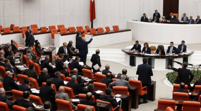 Τουρκία: Το κοινοβούλιο επικύρωσε την ένταξη της Σουηδίας στο ΝΑΤΟ