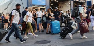 Πάσχα: Κoρυφώνεται η έξοδος των εκδρομέων – Αυξημένη η κίνηση στα λιμάνια της Αττικής