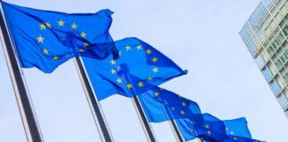 ΕΕ: Καταρχήν συμφωνία για τη χρήση των παγωμένων περιουσιακών στοιχείων της Ρωσίας