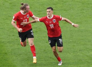 Η Αυστρία 3-1 την Πολωνία και… φουλ για τους «16»