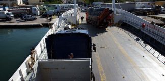 Τραγωδία στο Άγιο Όρος: Φορτηγό κύλησε και σκότωσε ναυτικό μέσα σε πλοίο