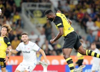 Η ΑΕΚ… πέταξε στην κορυφή, 2-0 τον Βόλο