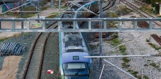 Αμαξοστοιχία προσέκρουσε σε πεσμένα δένδρα μεταξύ των σταθμών Σφενδάλης και Αφιδνών