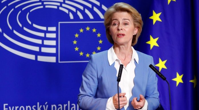 Φον ντερ Λάιεν: Σημαντική η εφαρμογή της δήλωσης ΕΕ-Τουρκίας για το μεταναστευτικό