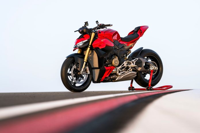MY25_STREETFIGHTER_V4S_photo6