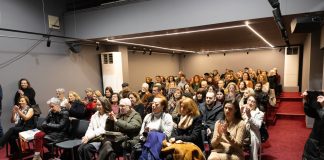 Η έκθεση βιογραφικής φωτογραφίας «In Βetween» φώτισε το ευαίσθητο θέμα της υιοθεσίας