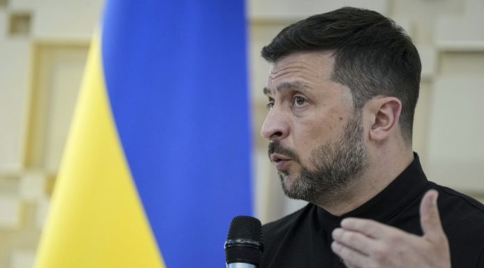 Ζελένσκι: Ύψιστη προτεραιότητα η εκεχειρία στις συνομιλίες με τη Ρωσία