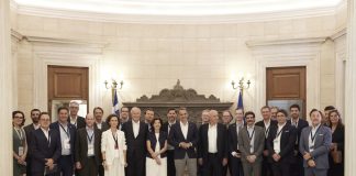 Συνάντηση Μητσοτάκη με το μεγαλύτερο γαλλικό επιχειρηματικό δίκτυο