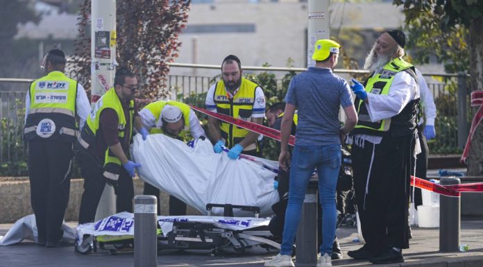 Επίθεση με πυροβόλο όπλο στην Ιερουσαλήμ με 4 νεκρούς και πολλούς τραυματίες