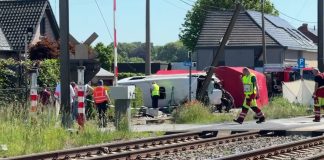 Βέλγιο: Σύγκρουση σχολικού λεωφορείου με τρένο – Τέσσερις νεκροί