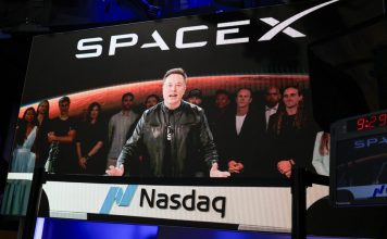 Πρώτη της SpaceX στη Wall Street: Ο Μασκ έγινε ο πρώτος τρισεκατομμυριούχος