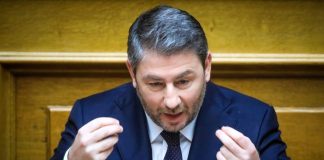 Ανδρουλάκης σε Μητσοτάκη: Αφήστε τα «λυπάμαι» – Οι πολίτες χρειάζονται λύσεις για την ακρίβεια