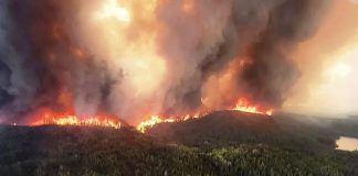 Στις φλόγες ο Καναδάς: Εκτός ελέγχου πάνω από 200 δασικές πυρκαγιές