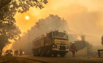 Πύρινος εφιάλτης σε Γαλλία και Ισπανία: Εκατοντάδες χιλιάδες εγκαταλείπουν τα σπίτια τους