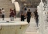 Σε κλοιό καύσωνα και σήμερα η χώρα, μαζί με αφρικανική σκόνη