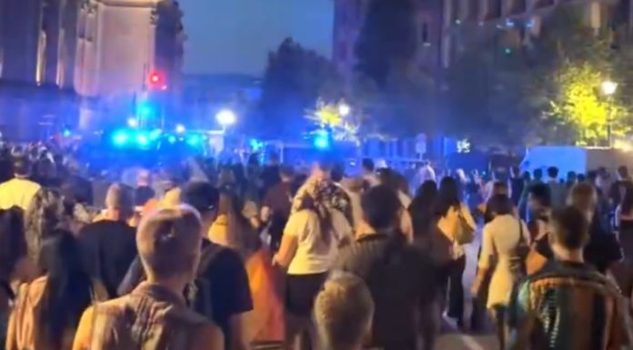 Βερολίνο: Αυτοκίνητο παρέσυρε συμμετέχοντες σε φεστιβάλ – Ισλαμιστής αναζητείται ως ύποπτος