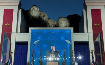 Ν. Τραμπ: Προστατέψτε τις ελευθερίες σας από την κομμουνιστική απειλή