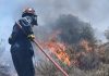 Βελτιωμένη η εικόνα της πυρκαγιάς στον Κουβαρά: Συνεχίζει να επιχειρεί η Πυροσβεστική