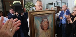 Κηδεία Μαρ. Παπανδρέου: Συγκίνηση στο τελευταίο αντίο