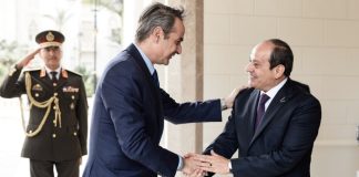 Στο Ελ Αλαμέιν ο Πρωθυπουργός για την τριμερή συνάντηση Ελλάδας-Κύπρου-Αιγύπτου