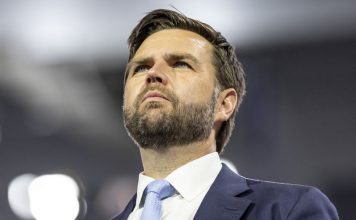 ΗΠΑ: Ο Τζέι Ντι Βανς κατηγορεί τη μετανάστευση για τις βιαιότητες στη Γαλλία