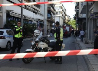 Κολωνός: Τέσσερις τραυματίες από έκρηξη κατά τη διάρκεια αστυνομικής επιχείρησης