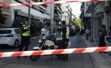Κολωνός: Τέσσερις τραυματίες από έκρηξη κατά τη διάρκεια αστυνομικής επιχείρησης